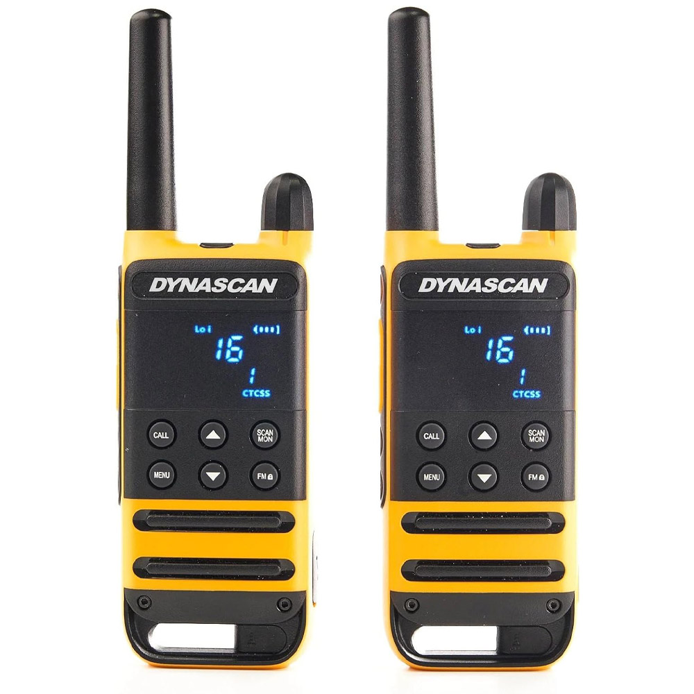 Pareja de walkie talkies Dynascan PMR 446 sin licencia con pantalla digital y botones frontales