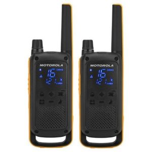 Pack de dos walkie talkies Motorola T82 Extreme con pantalla iluminada y diseño resistente